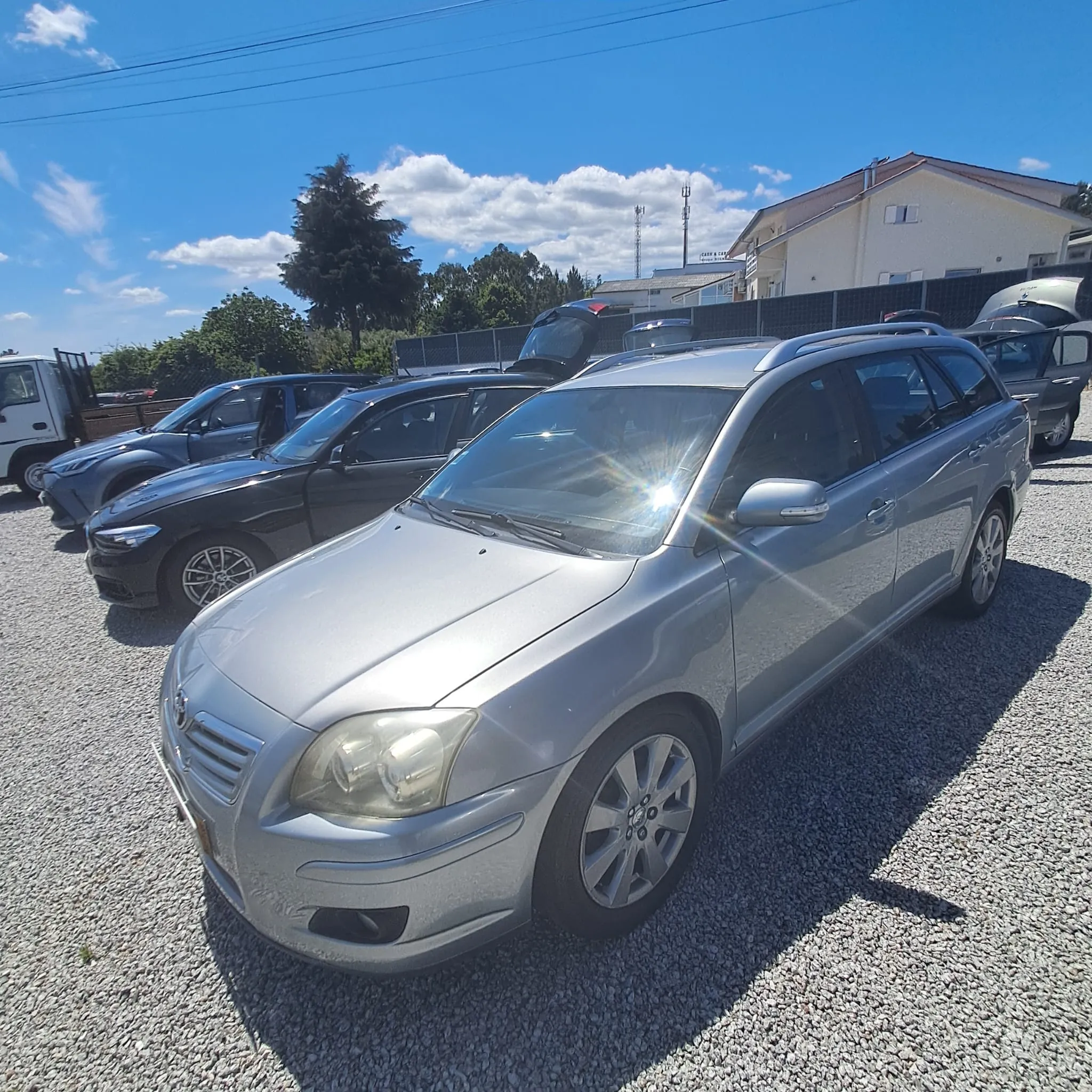 Toyota Avensis 2.0 D-4D — foto 4